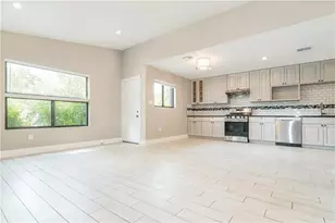 1702 New York Ave, Austin, TX 78702 - Photo 4
