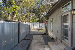 400 E Monroe St, Austin, TX 78704 - Photo 32