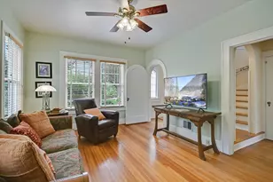 106 W 32nd St, Austin, TX 78705 - Photo 8