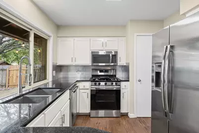 9215 Hunters Trace E, Austin, TX 78758 - Photo 18