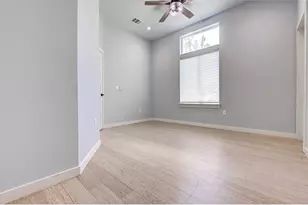 1110 3/4 Fiesta St, Austin, TX 78702 - Photo 10