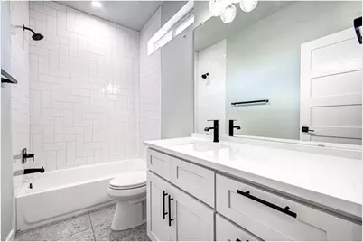 1110 3/4 Fiesta Street #1, Austin, TX 78702 - Photo 6