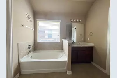 1817 Greyleaf Path, Round Rock, TX 78665 - Photo 14