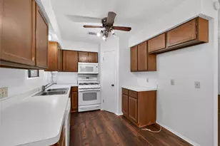 504 Pin Tail Ln, Taylor, TX 76574 - Photo 10