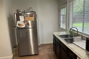 5263 Meadow Creek Dr, Austin, TX 78745 - Photo 10