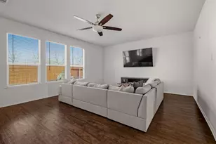 220 Saranac Dr, Elgin, TX 78621 - Photo 10