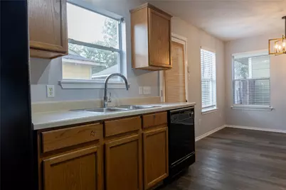 9212 Rowlands Sayle Road, Austin, TX 78744 - Photo 26