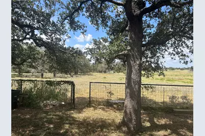2238 Flash Circle, Luling, TX 78648 - Photo 12