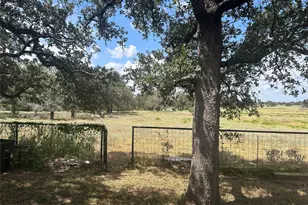 2238 Flash Cir, Luling, TX 78648 - Photo 12