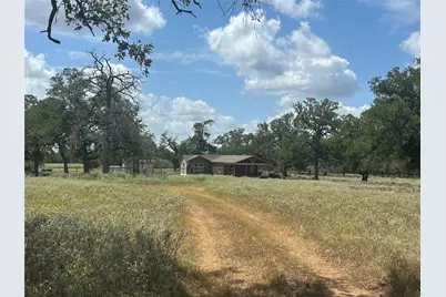 2238 Flash Circle, Luling, TX 78648 - Photo 2