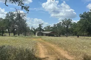 2238 Flash Cir, Luling, TX 78648 - Photo 2