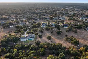 1008 Eagle Point Dr, Georgetown, TX 78628 - Photo 36