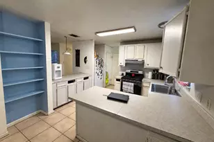 1210 Delano St, Austin, TX 78721 - Photo 8