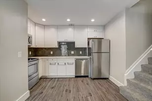935 La Posada Dr, Austin, TX 78752 - Photo 4