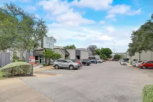 935 La Posada Dr, Austin, TX 78752 - Photo 32