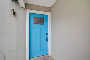 935 La Posada Dr, Austin, TX 78752 - Photo 32