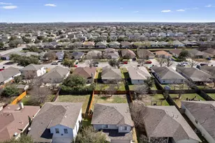 214 Pentire Way, Hutto, TX 78634 - Photo 28