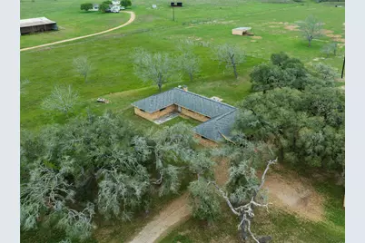 341 County Road 233 Road, Hallettsville, TX 77964 - Photo 2