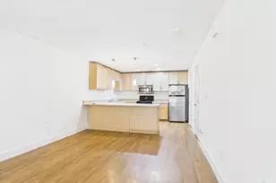 711 W 32nd St, Austin, TX 78705 - Photo 4