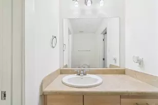 711 W 32nd St, Austin, TX 78705 - Photo 24