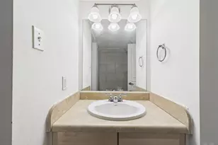 711 W 32nd St, Austin, TX 78705 - Photo 26