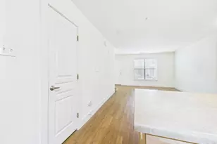 711 W 32nd St, Austin, TX 78705 - Photo 10