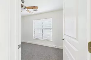 711 W 32nd St, Austin, TX 78705 - Photo 14