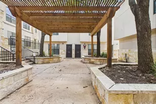 711 W 32nd St, Austin, TX 78705 - Photo 1