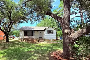 1133 N Avenue C, Elgin, TX 78621 - Photo 1