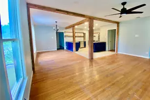 1133 N Avenue C, Elgin, TX 78621 - Photo 2