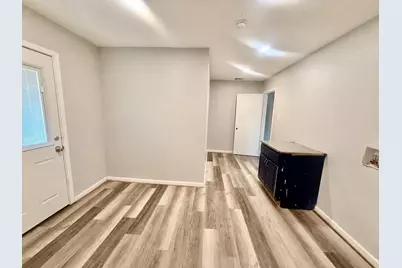 1133 N Avenue C, Elgin, TX 78621 - Photo 14