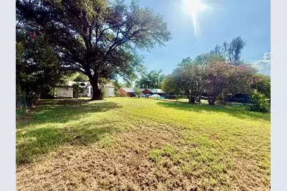 1133 N Avenue C, Elgin, TX 78621 - Photo 14