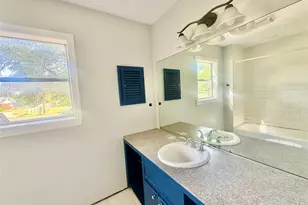 1133 N Avenue C, Elgin, TX 78621 - Photo 8
