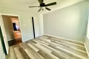 1133 N Avenue C, Elgin, TX 78621 - Photo 20