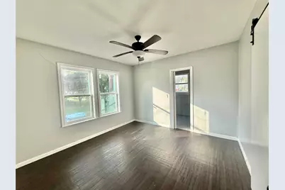 1133 N Avenue C, Elgin, TX 78621 - Photo 8