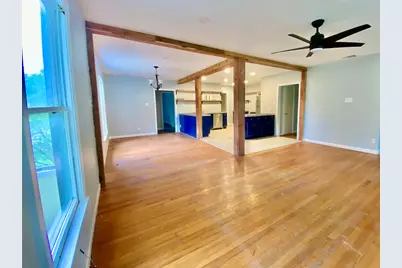 1133 N Avenue C, Elgin, TX 78621 - Photo 4