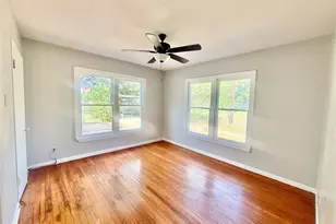 1133 N Avenue C, Elgin, TX 78621 - Photo 6