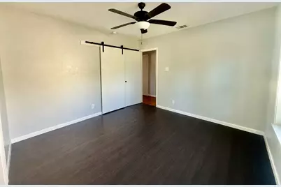 1133 N Avenue C, Elgin, TX 78621 - Photo 6