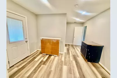 1133 N Avenue C, Elgin, TX 78621 - Photo 10