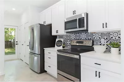 1144 Gunter Street #202, Austin, TX 78721 - Photo 2