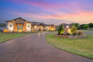 401 Highland Bluff Dr, Georgetown, TX 78633 - Photo 2