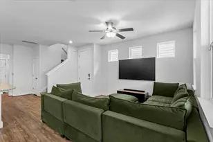 7106 Silver Star Ln, Austin, TX 78744 - Photo 10