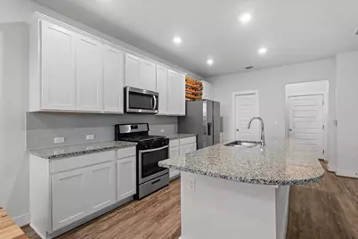 7106 Silver Star Lane, Austin, TX 78744 - Photo 2