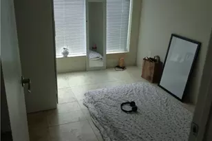 210 E 32nd St, Austin, TX 78705 - Photo 8