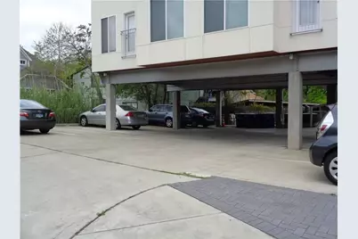 210 E 32nd Street #E, Austin, TX 78705 - Photo 16