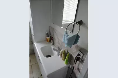 210 E 32nd Street #E, Austin, TX 78705 - Photo 6