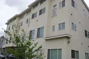 210 E 32nd St, Austin, TX 78705 - Photo 2