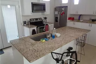 210 E 32nd St, Austin, TX 78705 - Photo 20