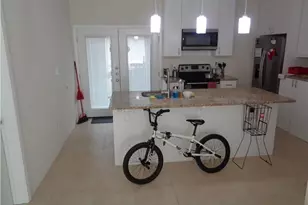 210 E 32nd St, Austin, TX 78705 - Photo 24