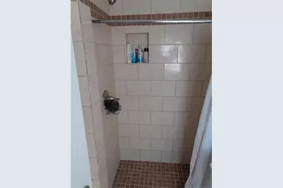 210 E 32nd Street #E, Austin, TX 78705 - Photo 12